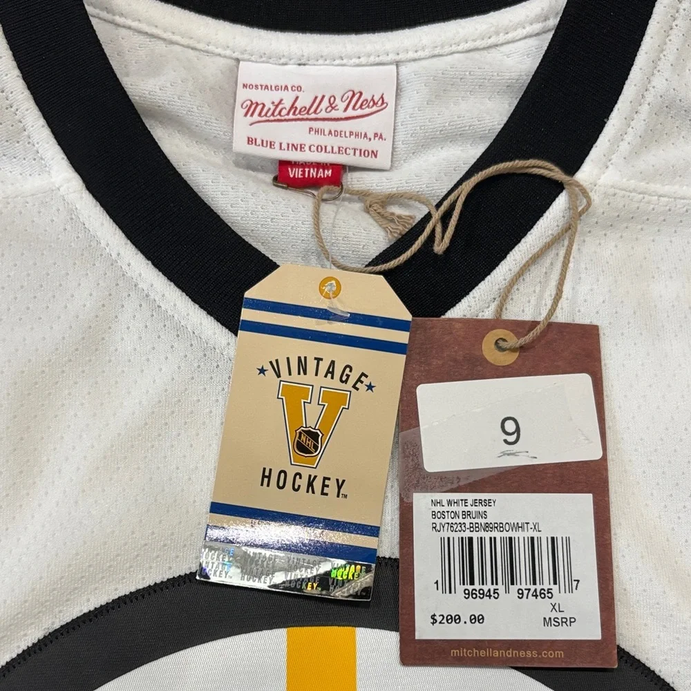 Boston bruins  White, Black, and Yellow Hockey Jersey - Picture 3 of 5